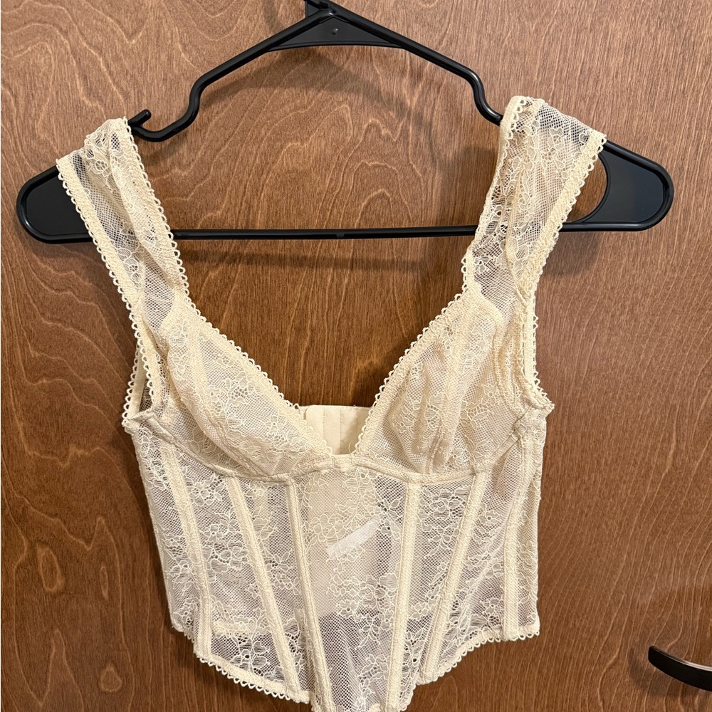 Elegant Lace Corset in Cream